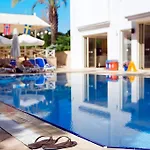 Adora Hotel 3*