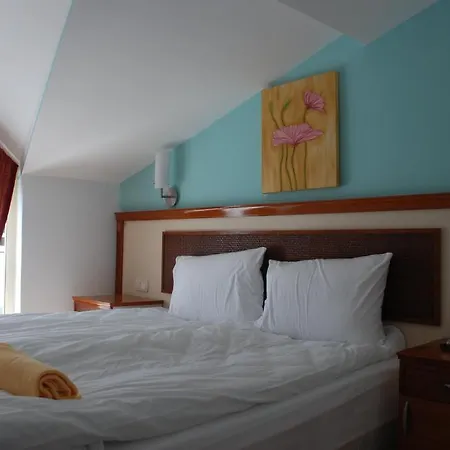 Adora Otel 3*