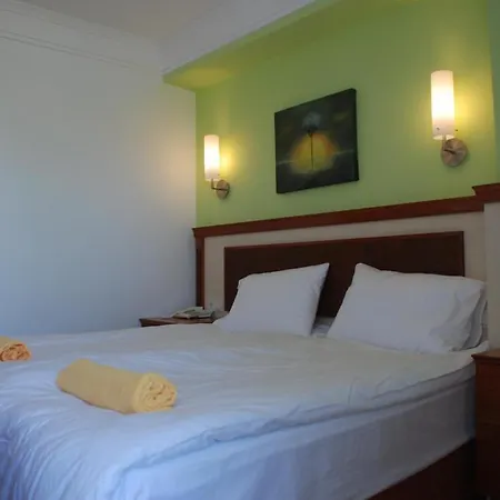 Adora Hotel 3*