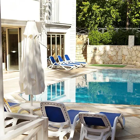 Adora Hotel 3*