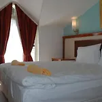 Adora Szálloda 3*